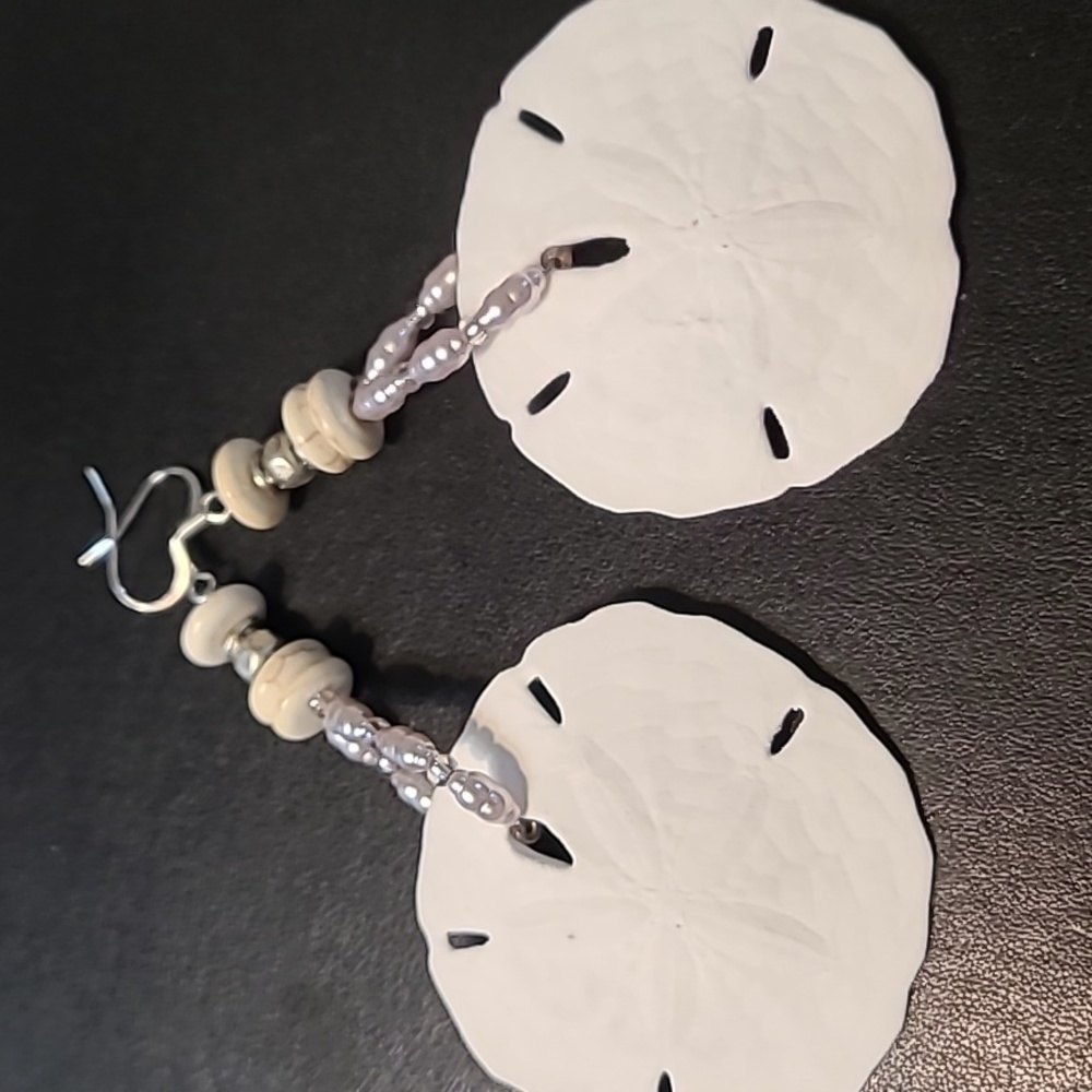 EARRINGS SAND DOLLARS/PEARLS